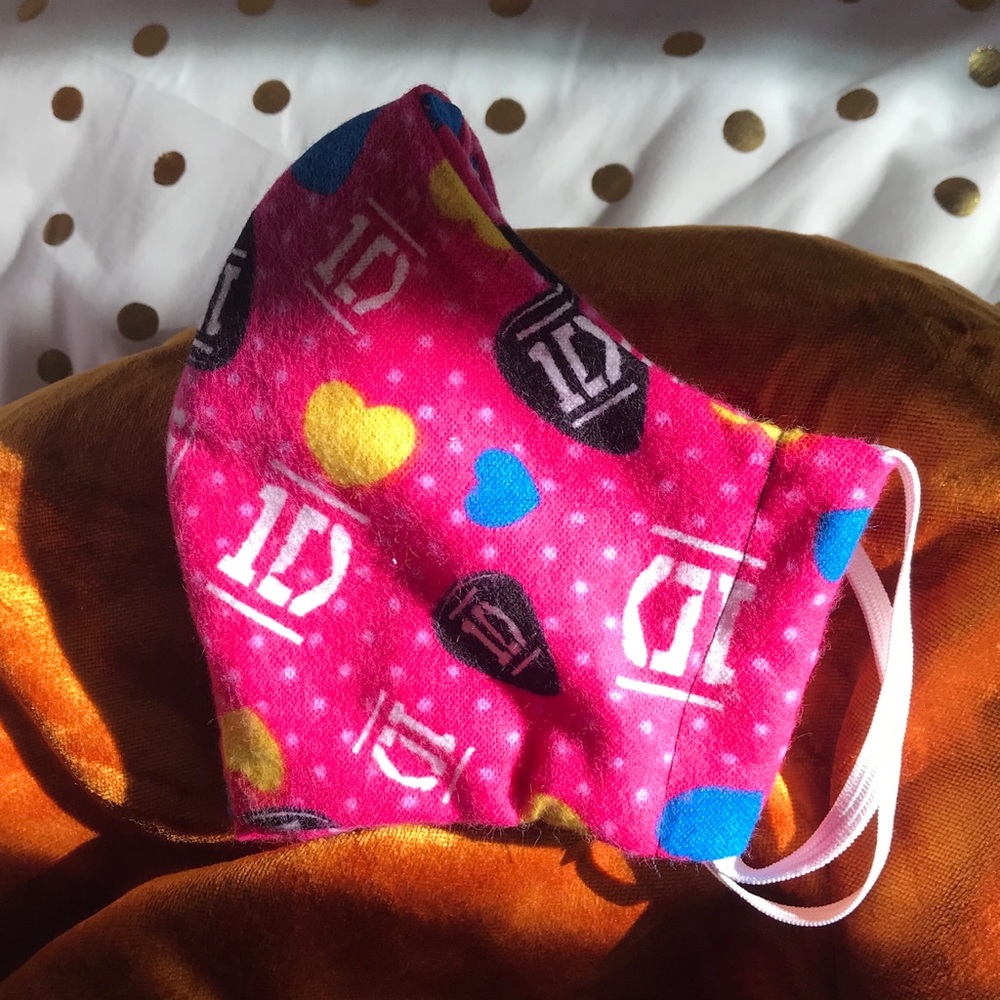 One Direction Print Face Mask - Picture 2 of 3